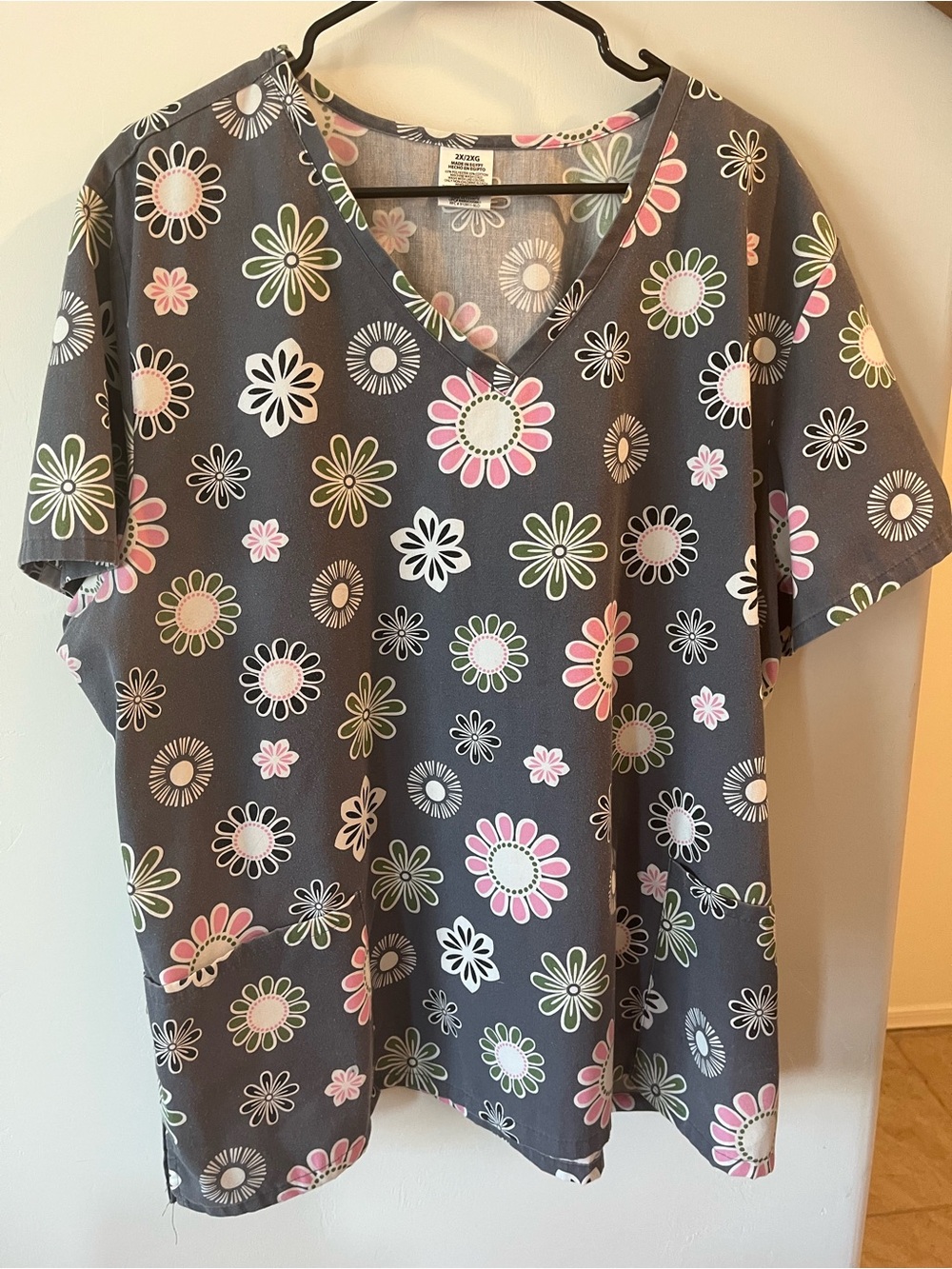 SB 3pc Women's Gray Scrub Set with Red Trim. 2 tops